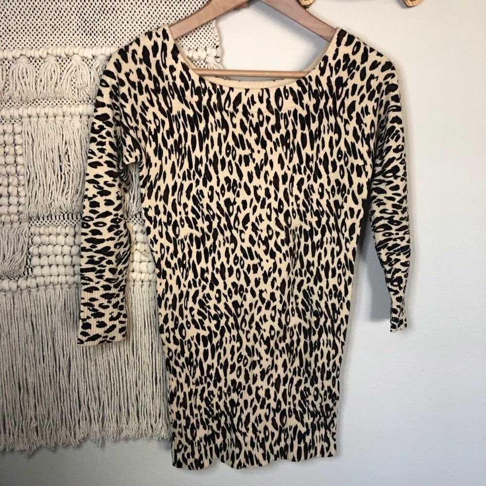 Forever 21 Leopard Sweater S